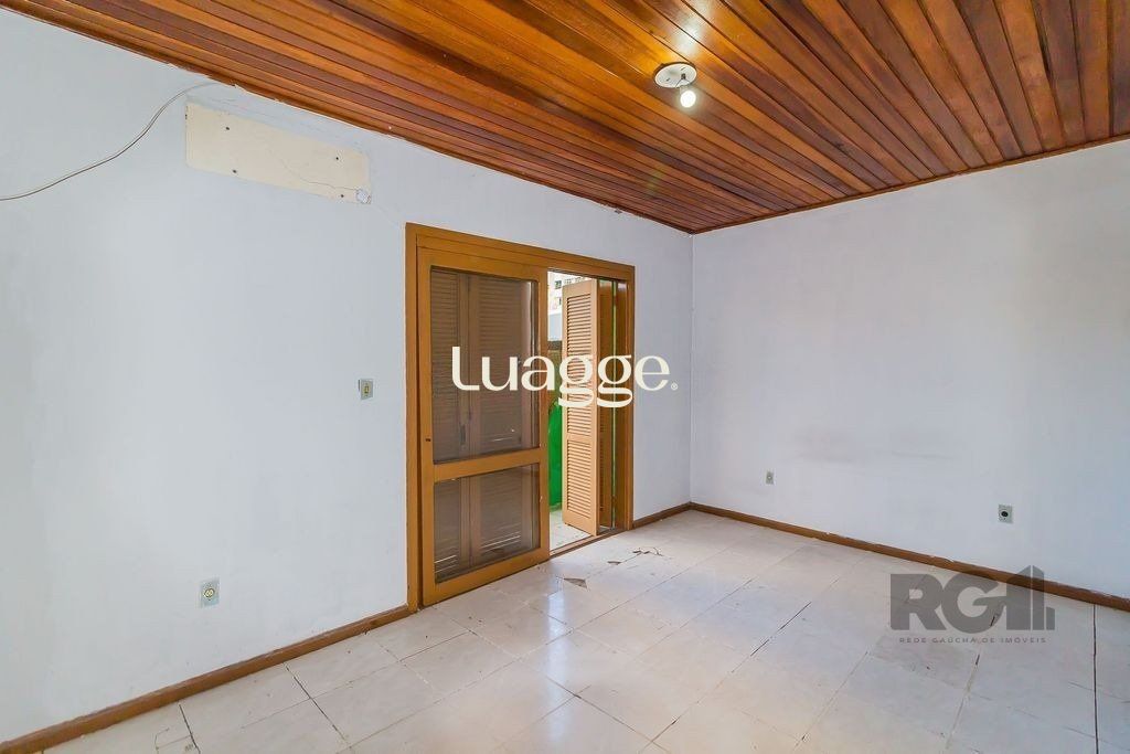 Casa à venda com 5 quartos, 241m² - Foto 16