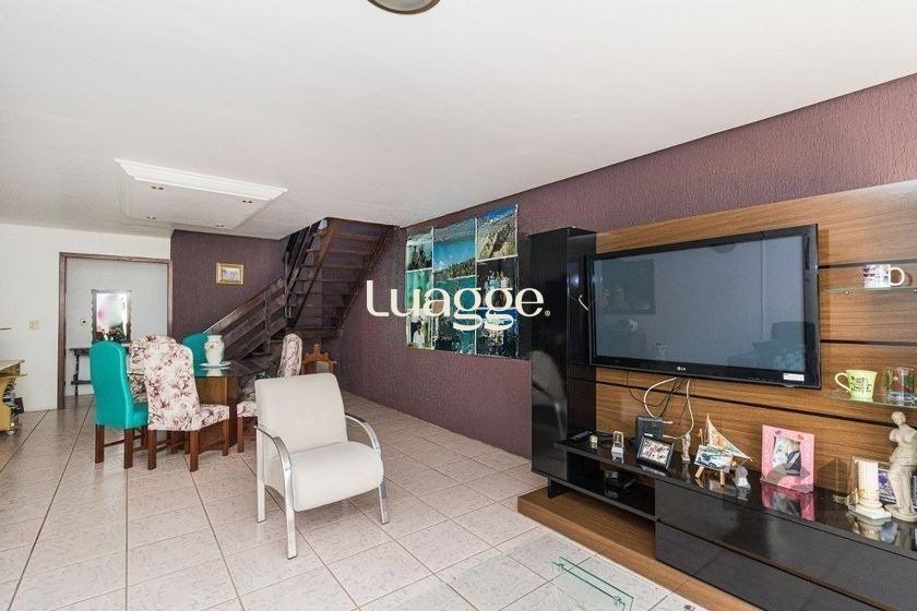 Casa à venda com 4 quartos, 268m² - Foto 2
