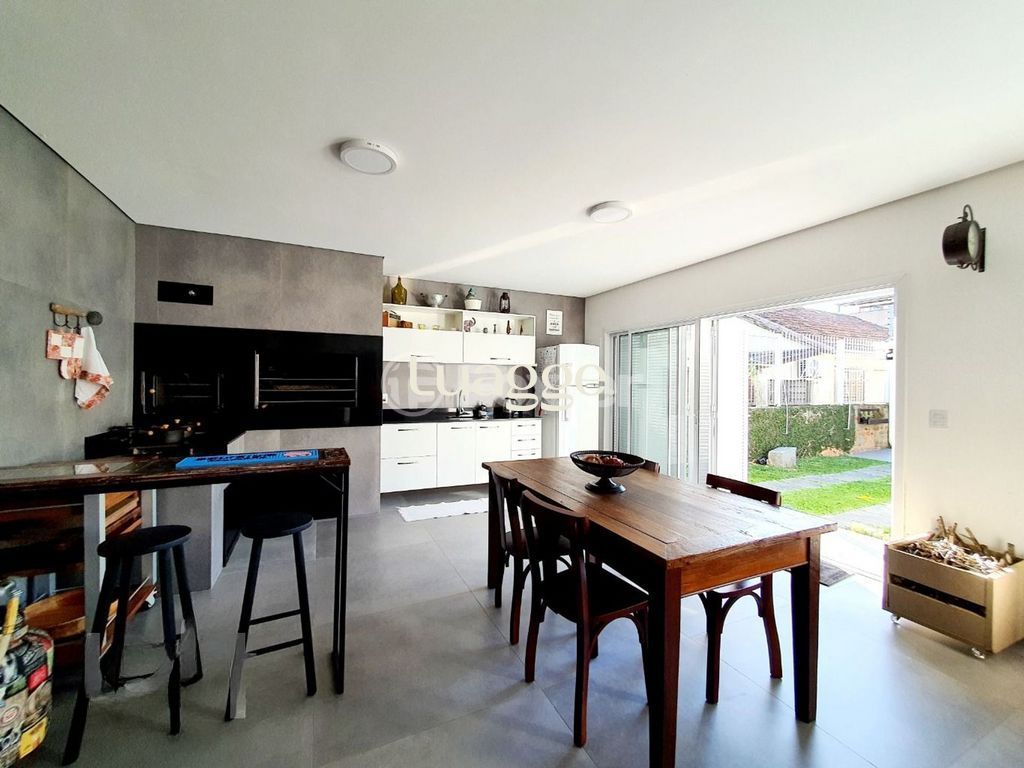 Casa à venda com 3 quartos, 228m² - Foto 22