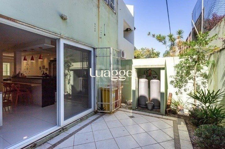 Casa à venda com 3 quartos, 209m² - Foto 14