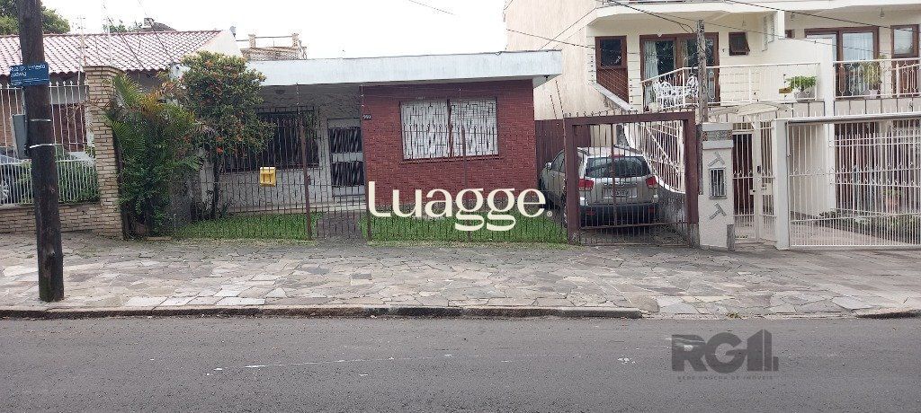 Casa à venda com 3 quartos, 330m² - Foto 2