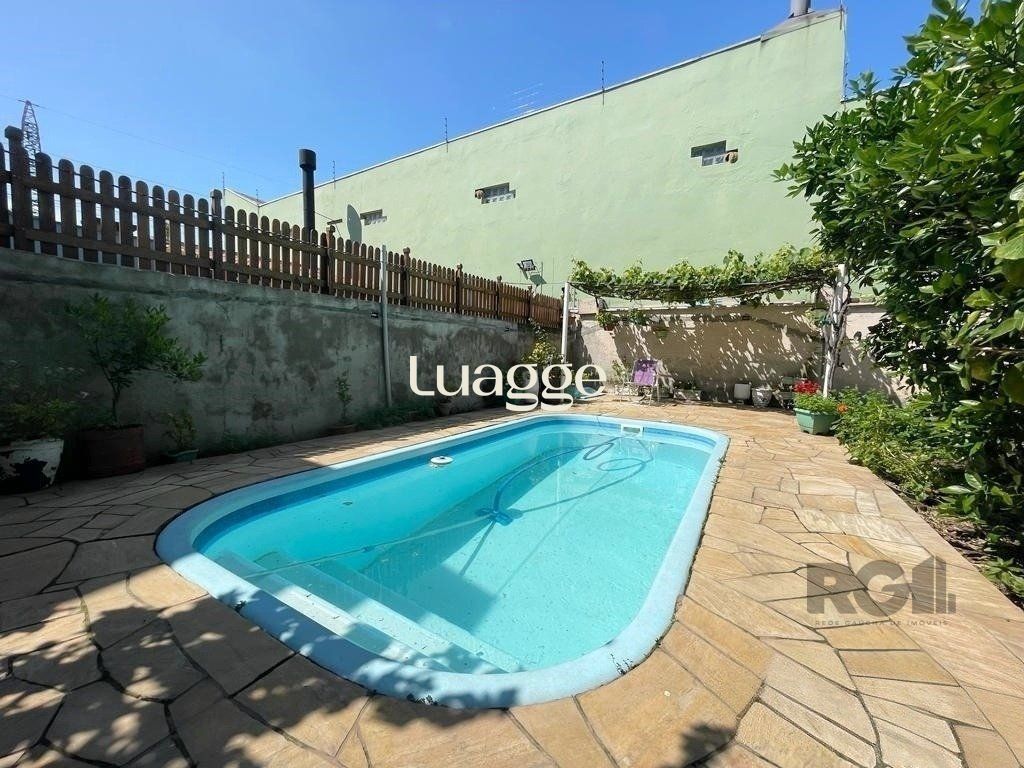 Casa à venda com 3 quartos, 153m² - Foto 2