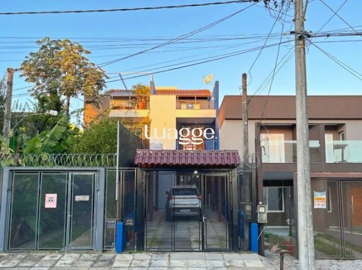 Casa 3 quartos à venda, 16m², Guarujá - Porto Alegre
