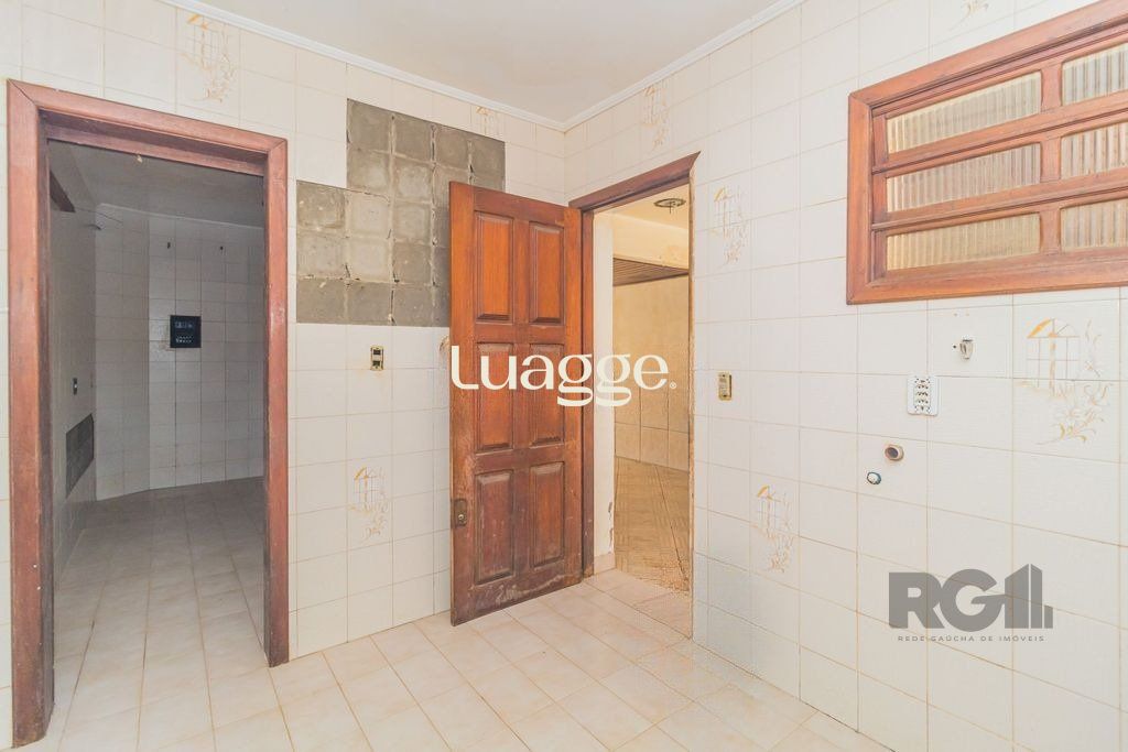 Casa à venda com 3 quartos, 242m² - Foto 22