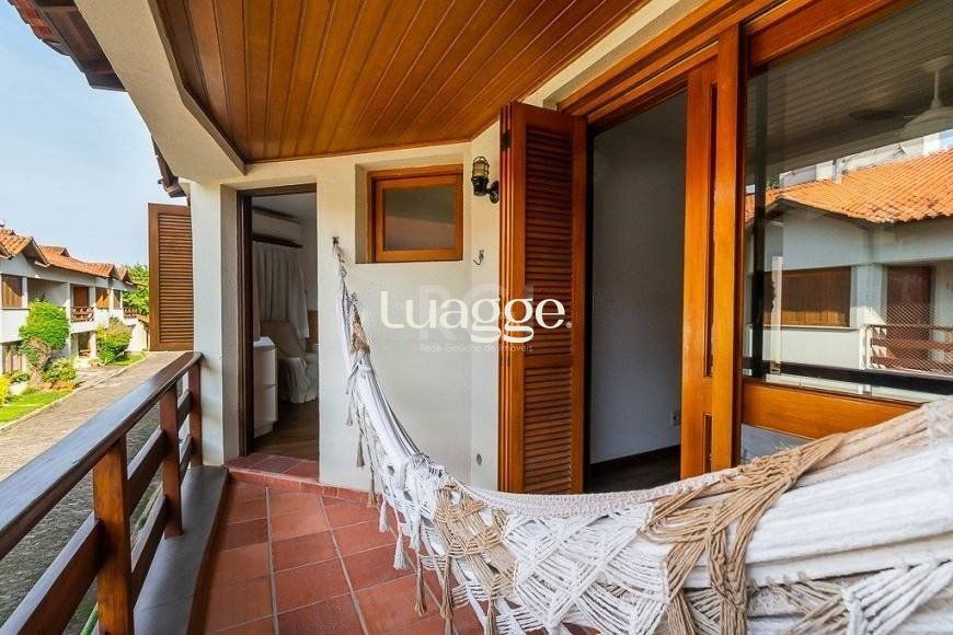 Casa à venda com 3 quartos, 226m² - Foto 8
