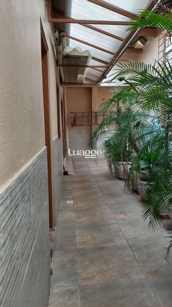 Casa à venda com 3 quartos, 202m² - Foto 7