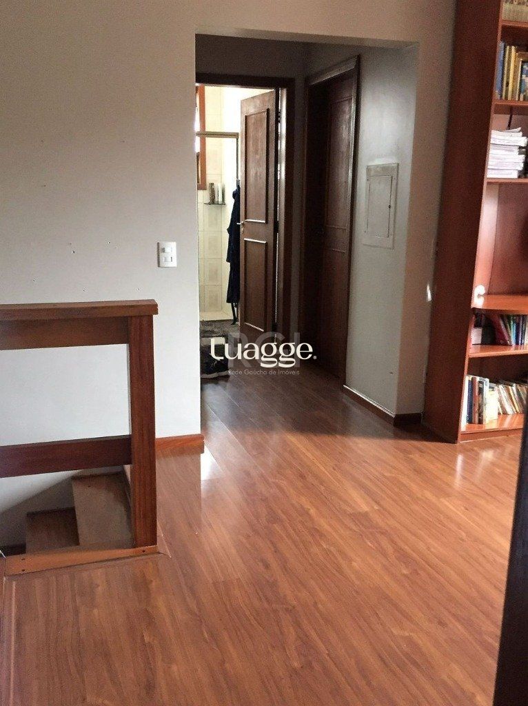 Casa à venda com 3 quartos, 271m² - Foto 9