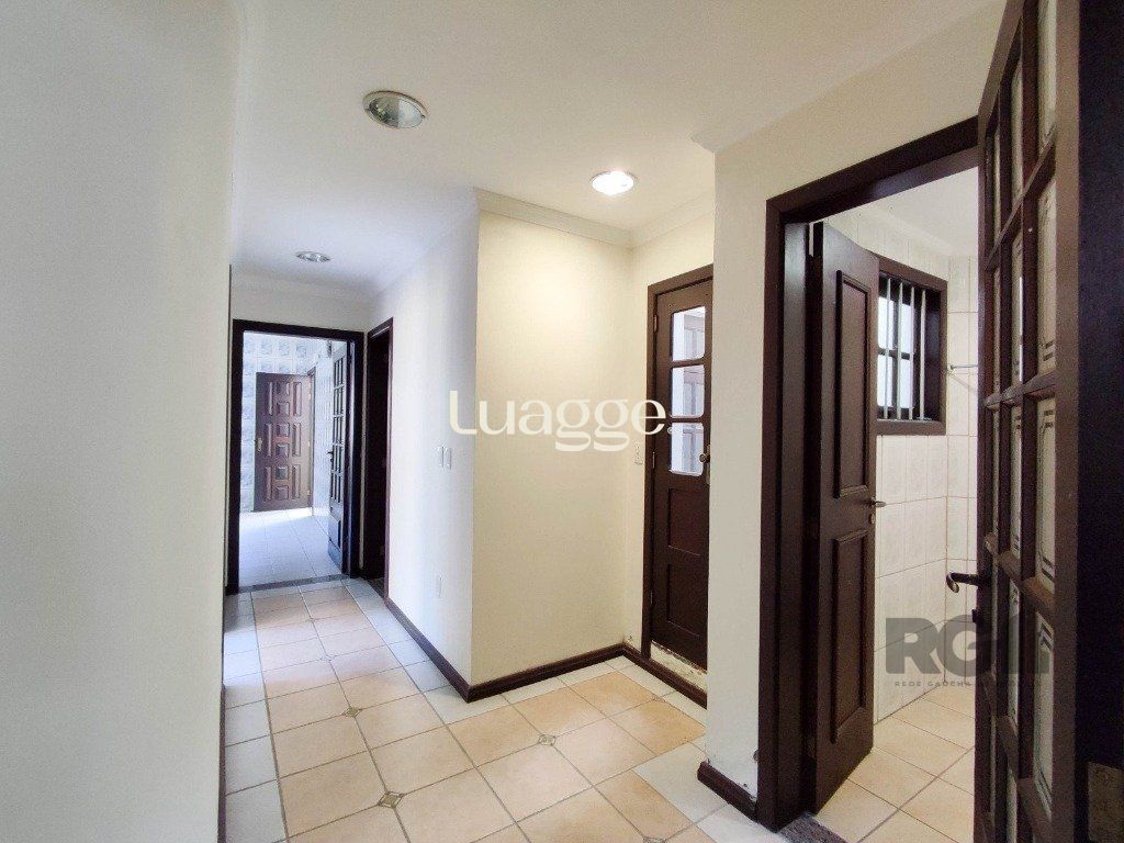 Casa à venda com 4 quartos, 232m² - Foto 11