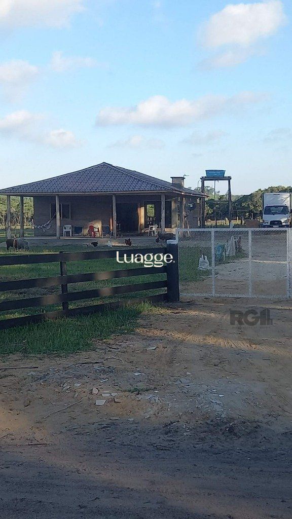 Chácara à venda com 3 quartos, 202m² - Foto 4