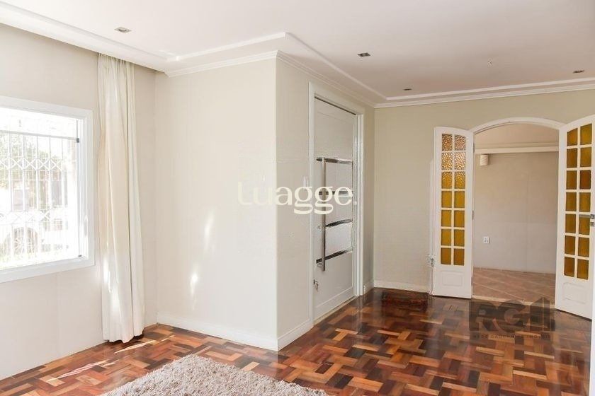 Casa à venda com 5 quartos, 199m² - Foto 4