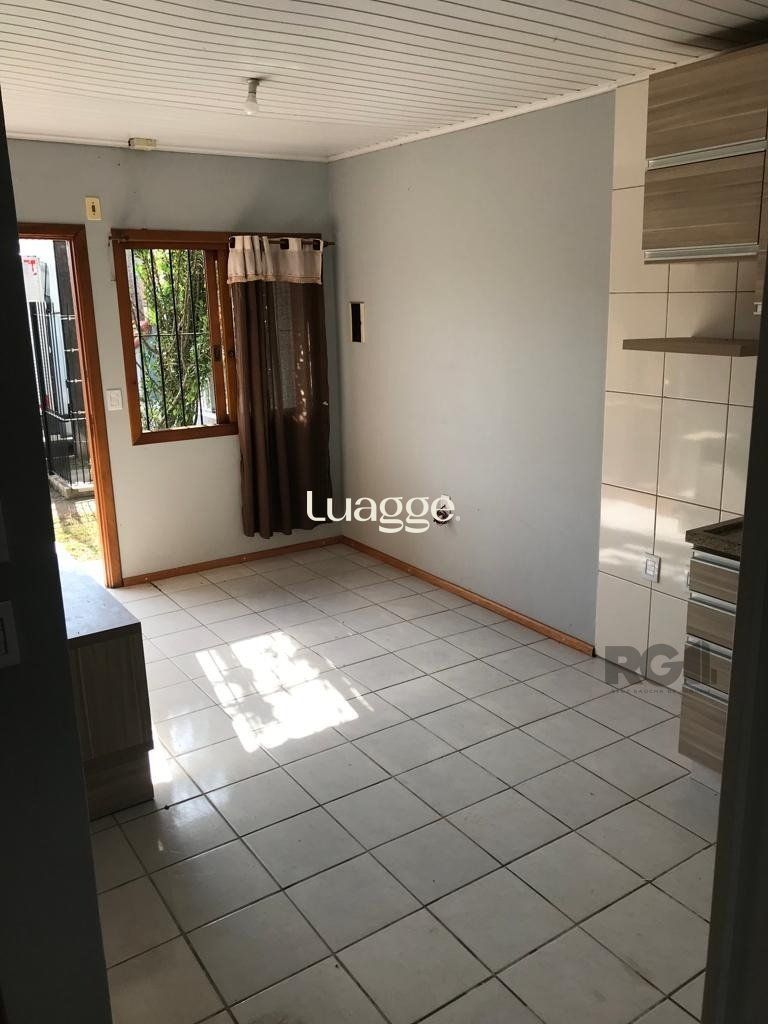 Casa à venda com 2 quartos, 42m² - Foto 2