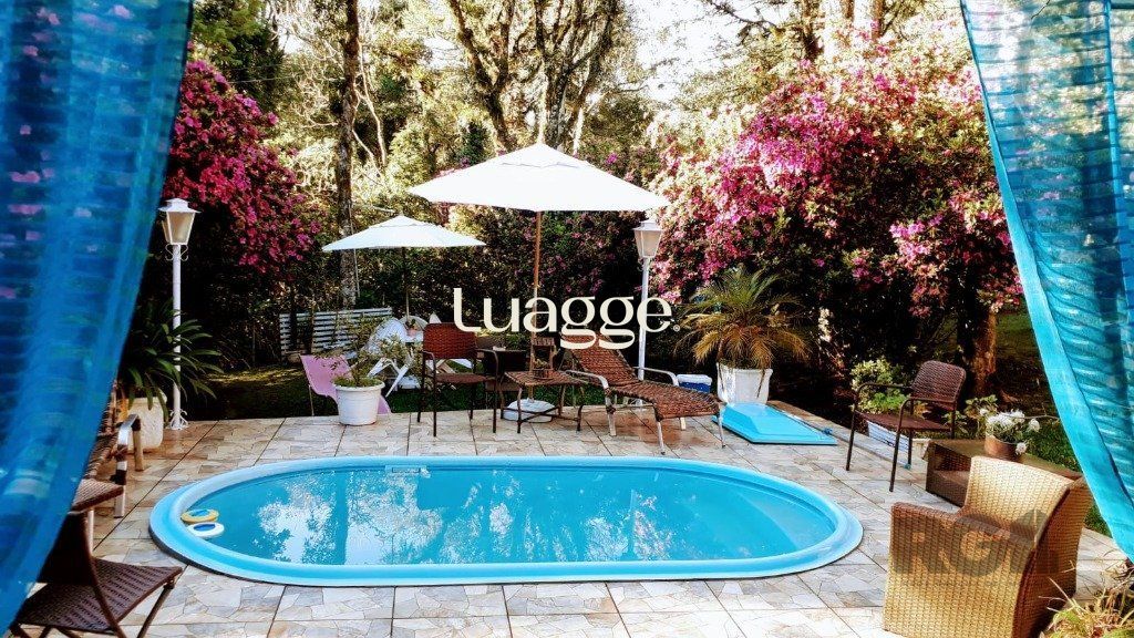 Casa à venda com 5 quartos, 168m² - Foto 1