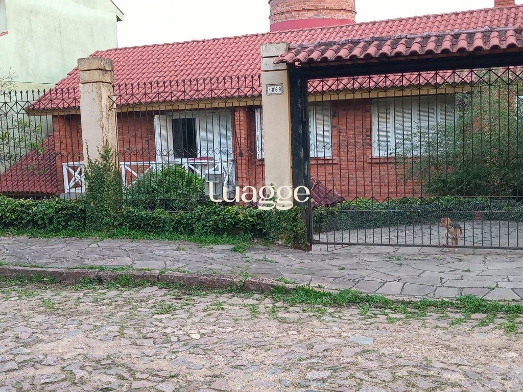 Casa à venda com 3 quartos, 258m² - Foto 2