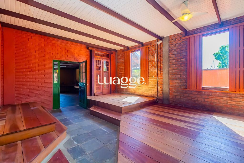Casa à venda com 3 quartos, 292m² - Foto 4