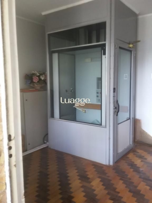 Casa à venda com 2 quartos, 189m² - Foto 1