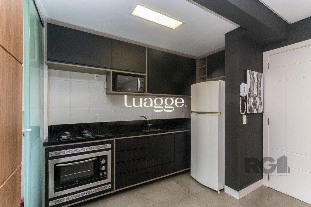 Apartamento à venda com 2 quartos, 70m² - Foto 4