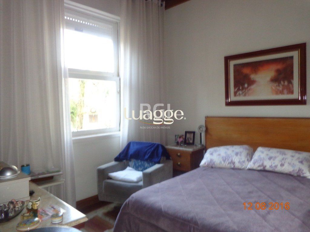 Casa à venda com 6 quartos, 240m² - Foto 15