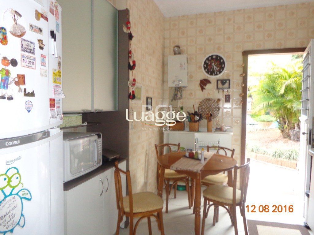 Casa à venda com 6 quartos, 240m² - Foto 22
