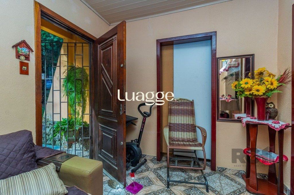 Casa à venda com 3 quartos, 182m² - Foto 2