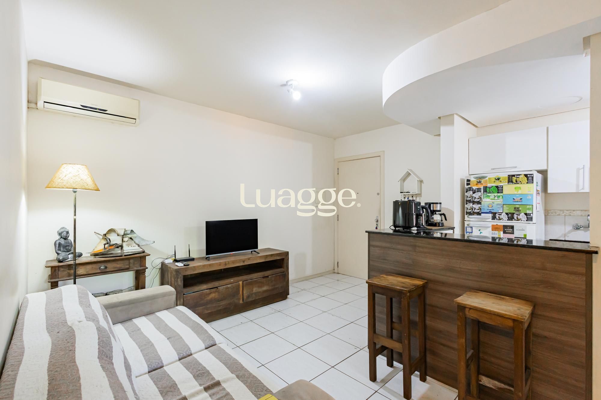 Apartamento 3 dormitorios com vaga de garagem no Guarujá - Porto Alegre