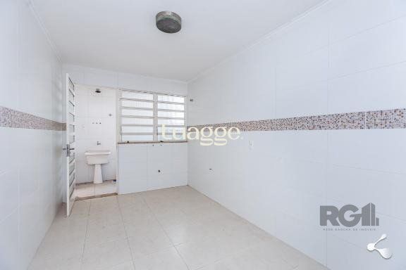 Casa à venda com 3 quartos, 232m² - Foto 8