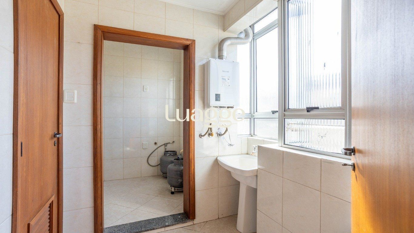 Apartamento à venda com 3 quartos, 137m² - Foto 28