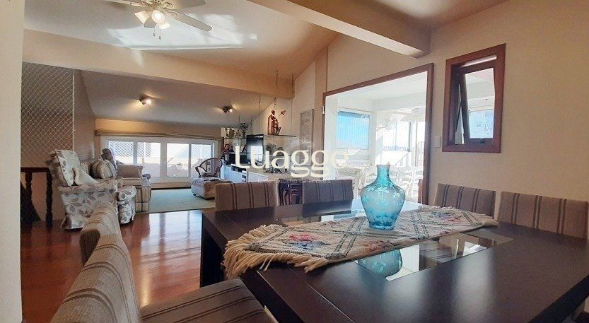 Cobertura à venda com 2 quartos, 254m² - Foto 1