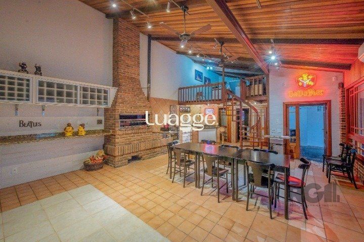 Casa à venda com 3 quartos, 281m² - Foto 2