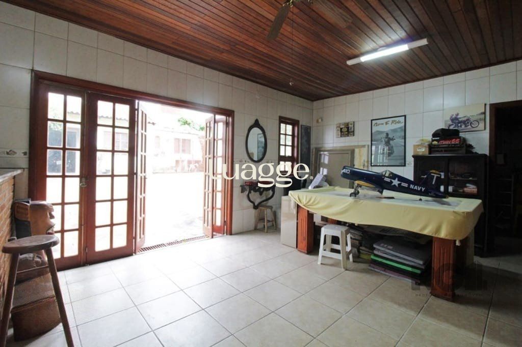 Casa à venda com 3 quartos, 274m² - Foto 32