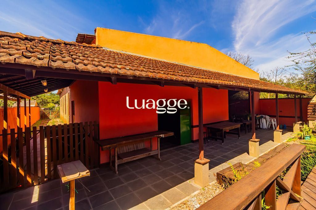 Casa à venda com 3 quartos, 292m² - Foto 2