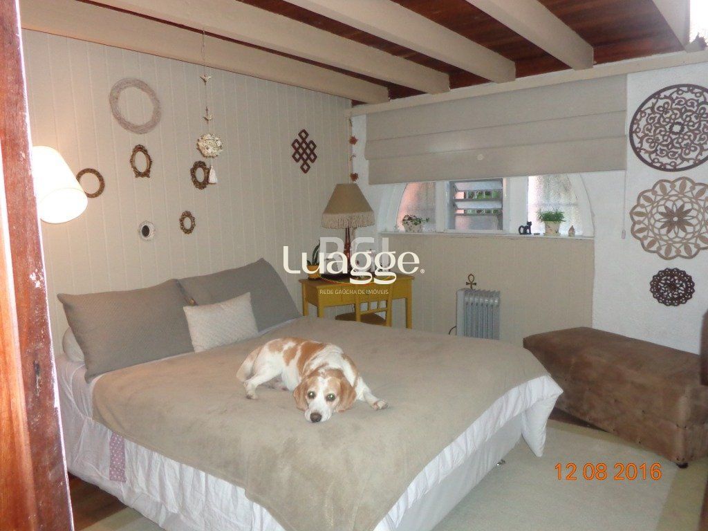 Casa à venda com 6 quartos, 240m² - Foto 11