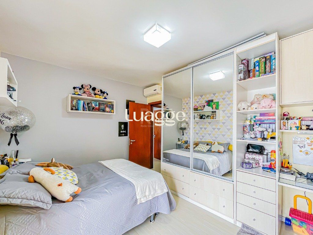 Casa de Condomínio à venda com 4 quartos, 243m² - Foto 32