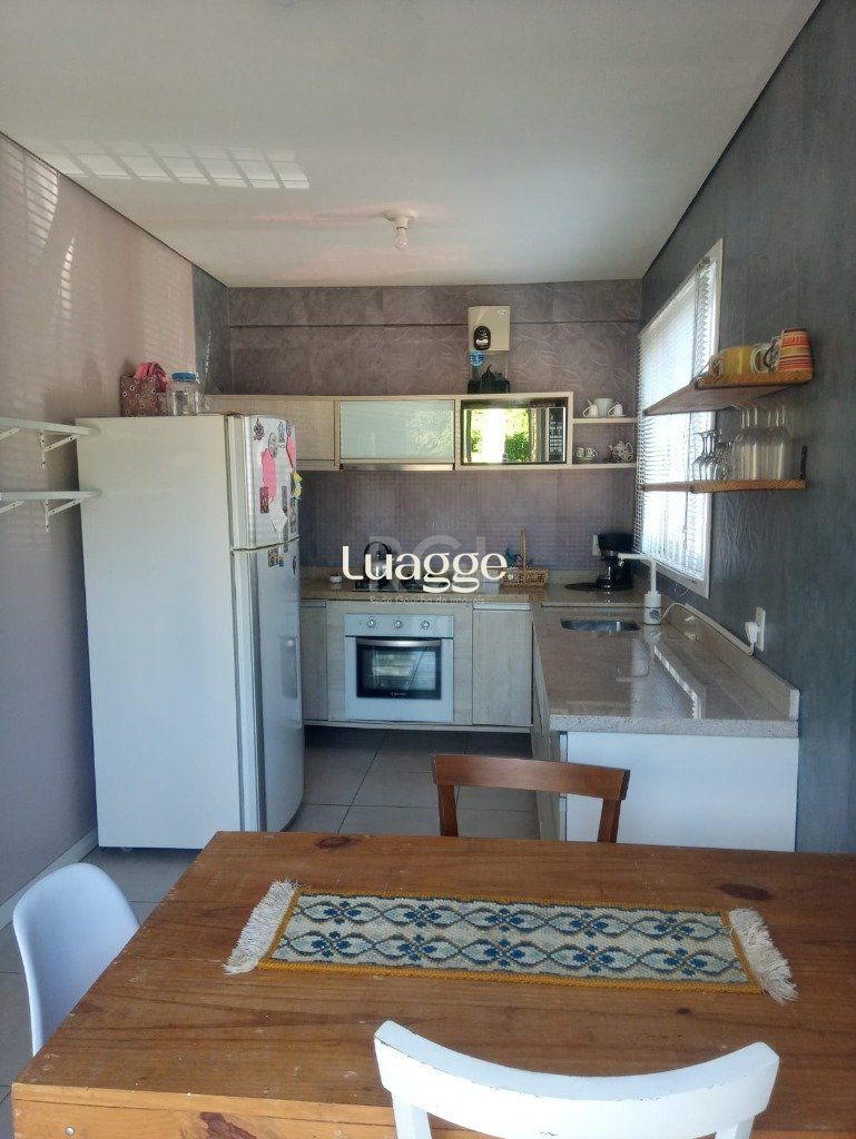 Casa à venda com 2 quartos, 71m² - Foto 10