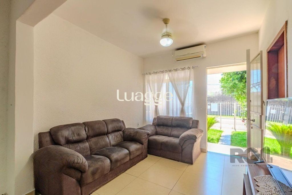 Casa à venda com 3 quartos, 73m² - Foto 4