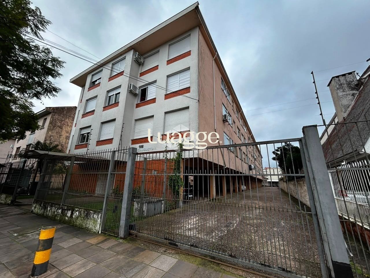 Kitnet com vaga de garagem no bairro Partenon em Porto Alegre/RS.