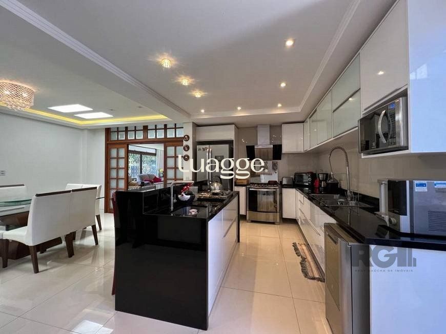 Casa à venda com 3 quartos, 222m² - Foto 7