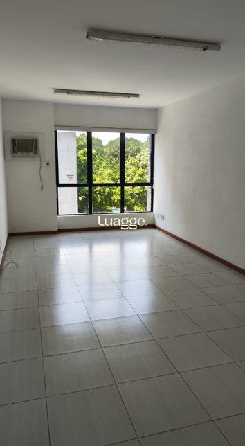 Sala Comercial com vaga coberta no Bairro Menino Deus Porto Alegre