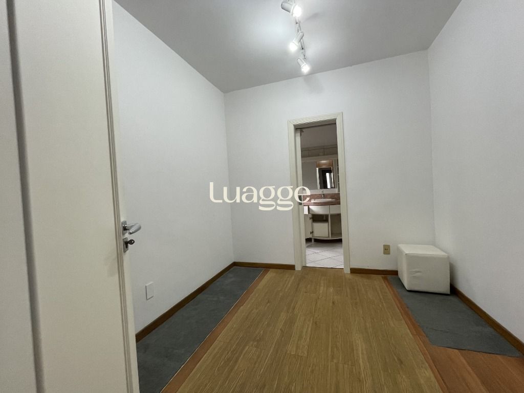 Casa à venda com 6 quartos, 485m² - Foto 41