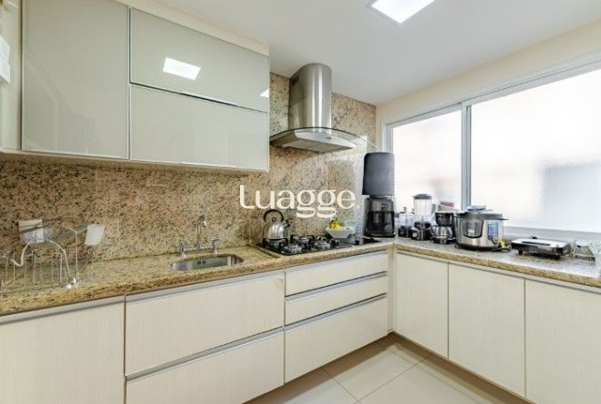Casa de Condomínio à venda com 4 quartos, 248m² - Foto 8
