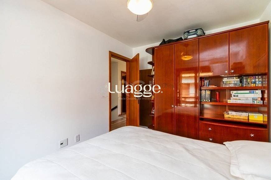 Casa à venda com 3 quartos, 226m² - Foto 11