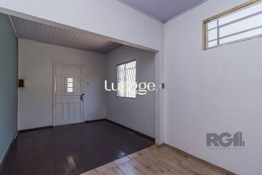 Casa à venda com 5 quartos, 159m² - Foto 2
