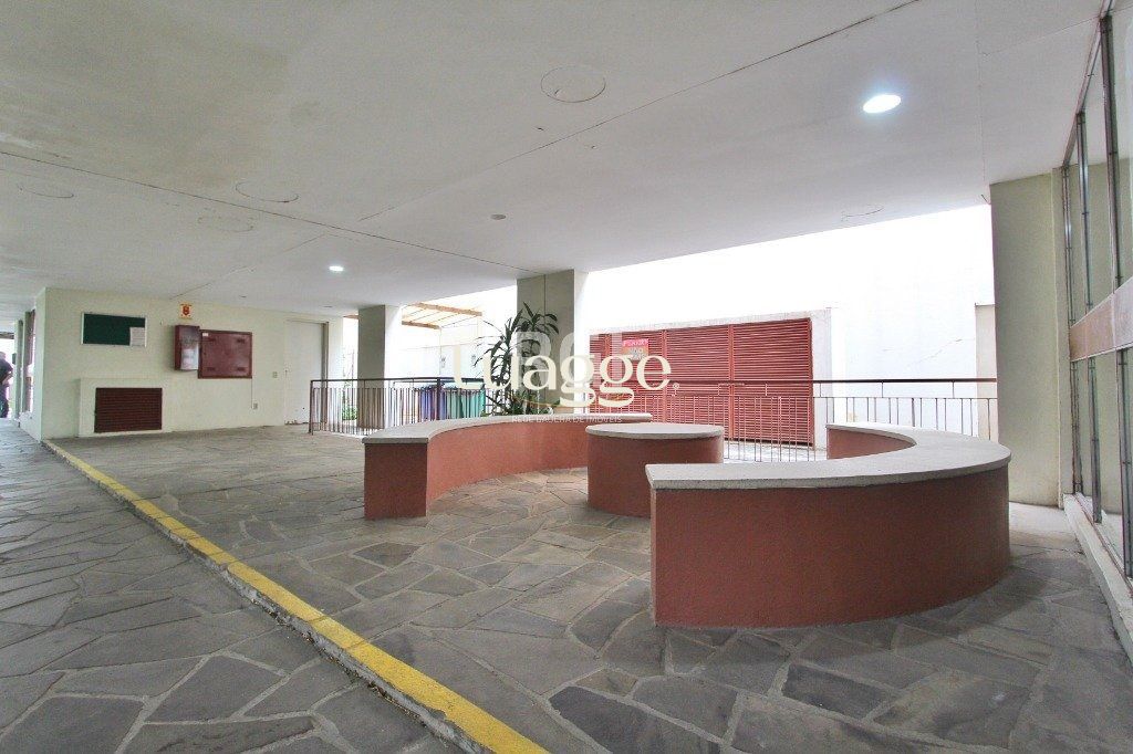Apartamento à venda com 2 quartos, 75m² - Foto 2