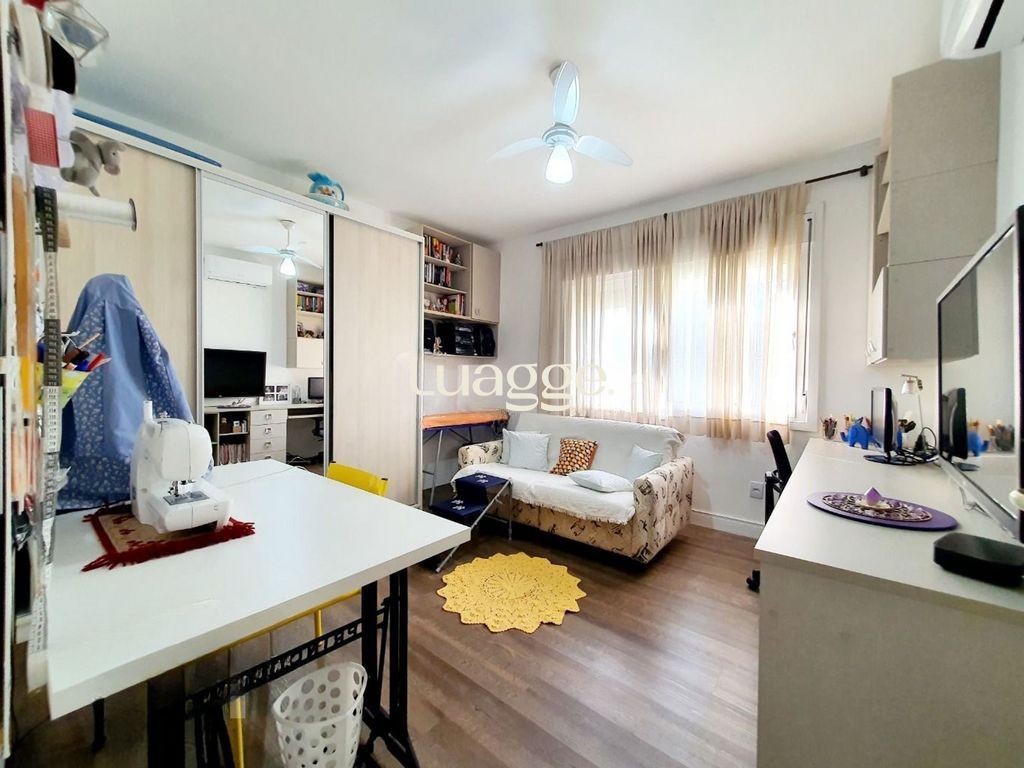 Casa à venda com 3 quartos, 228m² - Foto 9