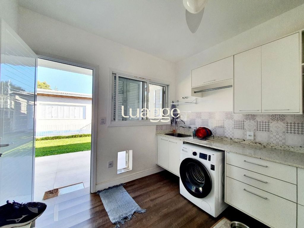 Casa à venda com 3 quartos, 228m² - Foto 17