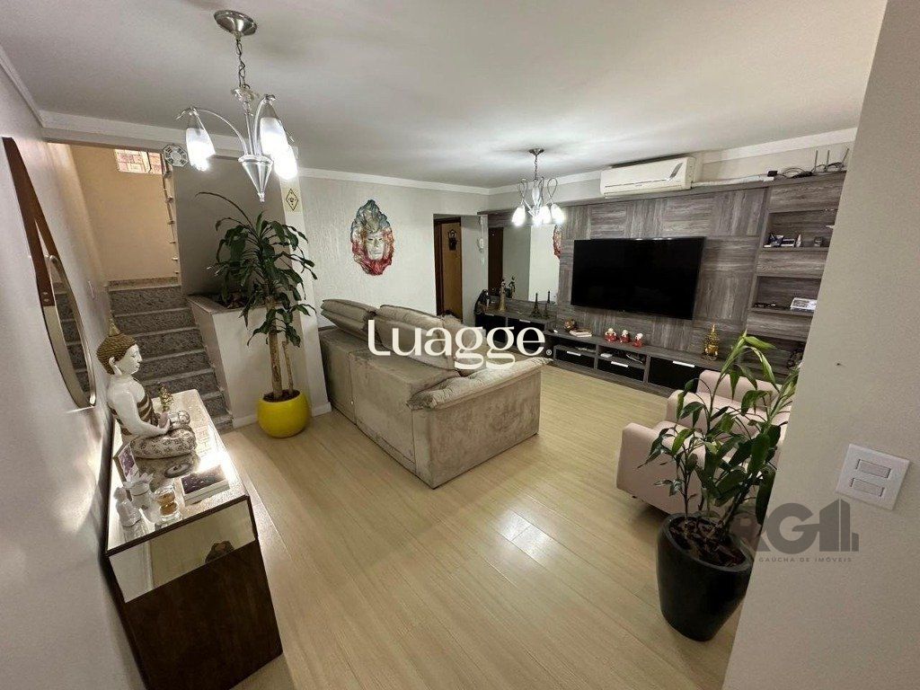 Casa à venda com 4 quartos, 162m² - Foto 1