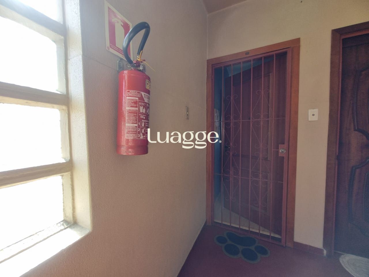 Apartamento à venda com 2 quartos, 72m² - Foto 2