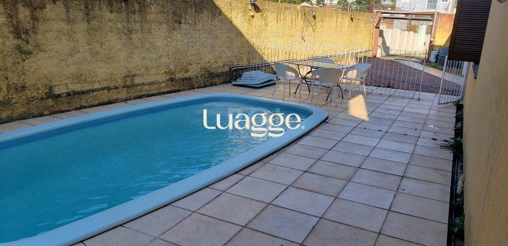 Casa à venda com 8 quartos, 201m² - Foto 8