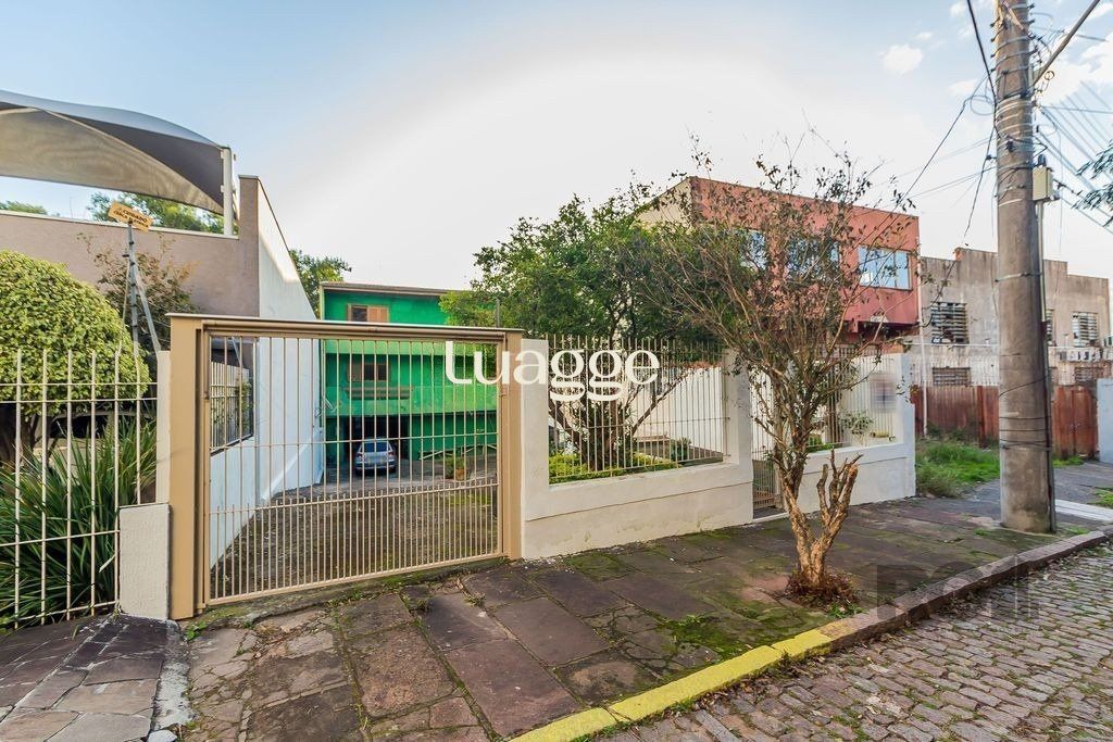 Casa à venda com 5 quartos, 241m² - Foto 26
