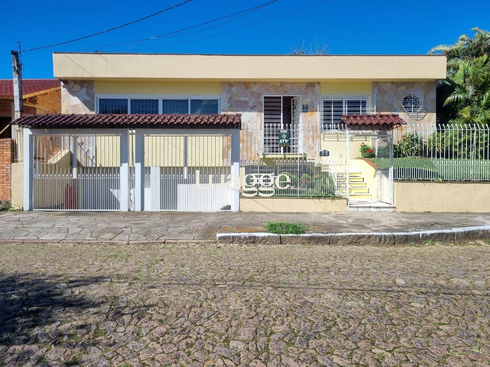 Casa à venda com 3 quartos, 280m² - Foto 1