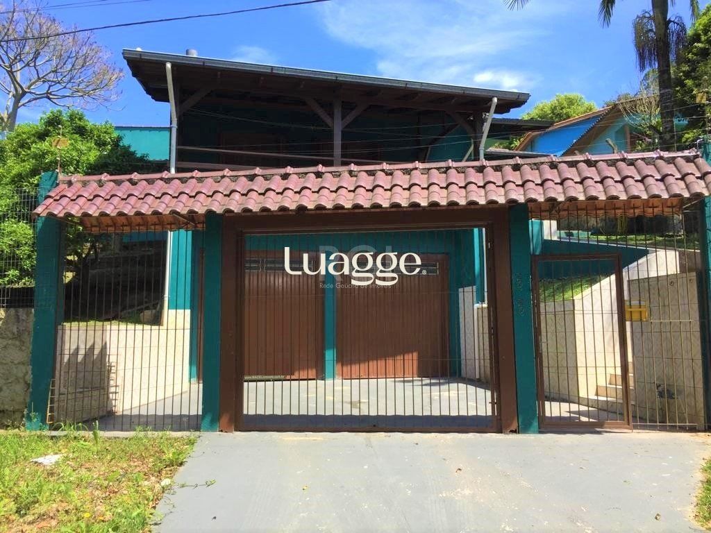 Casa à venda com 3 quartos, 201m² - Foto 1